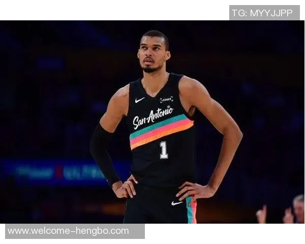 克尼佩尔表现出色4号秀11投5中贡献14分4篮板3助攻正负值高达18